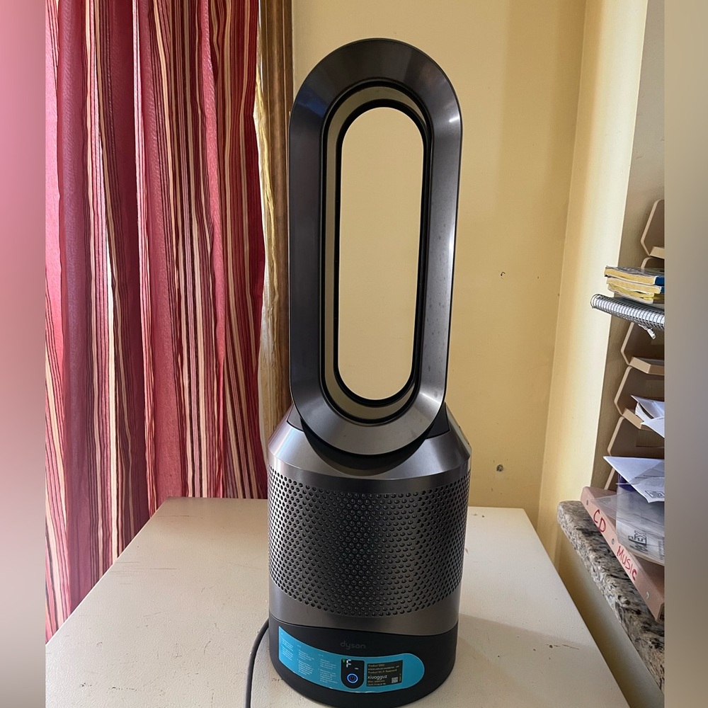 dyson pure hot cool  hp02 nickel color. Working. replaced aftermarket remote.